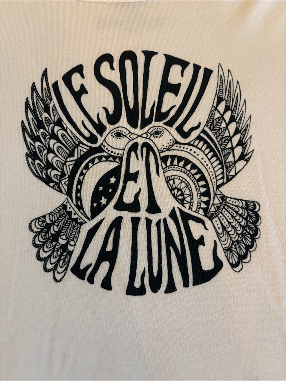 PacSun White Graphic Cropped Tee - 'Le Soleil et La Lune' Women’s Size Small